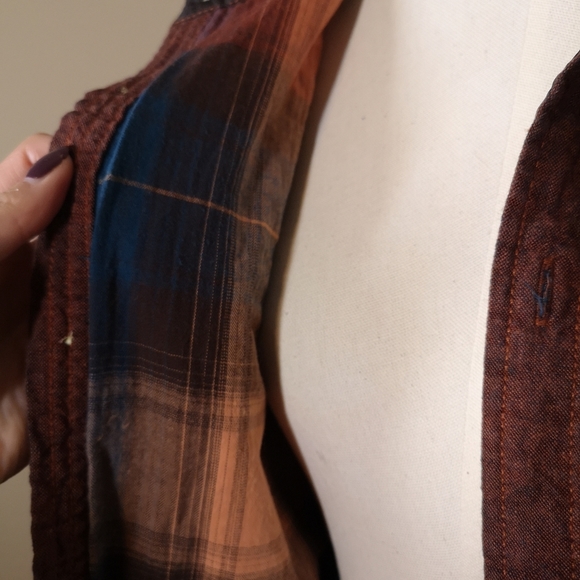 Levi's button up shirt with plaid size medium - Picture 3 of 7